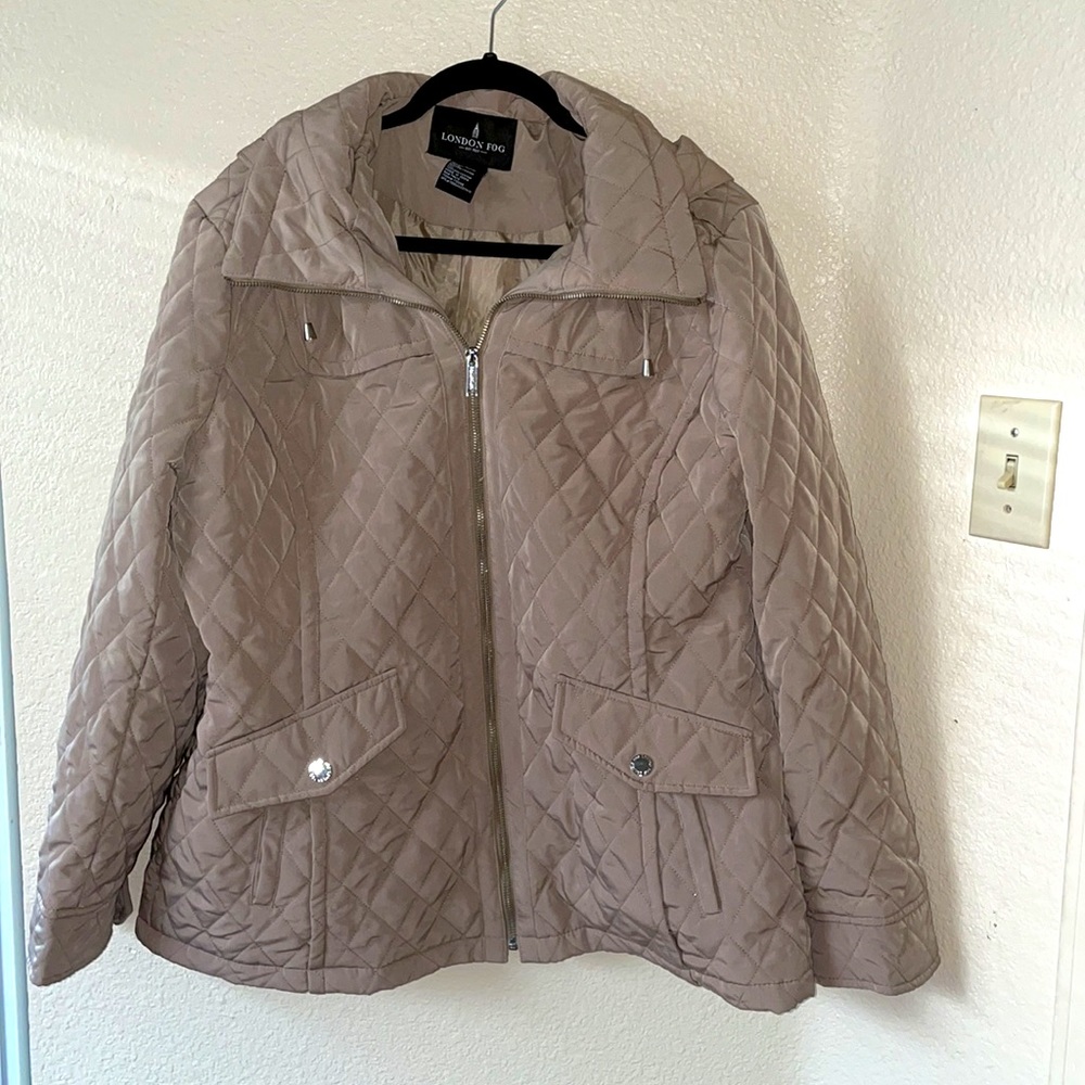 BNWOT London Fog Quilted jacket with hood size# XL